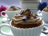 Muffin al caffè e gocce di cioccolato bianco in tazza grande ;)