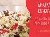 Sałatka kuskus z mozzarellą i suszonymi pomidorami