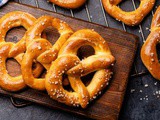 Cara Membuat Resep Pretzel Ala Rumahan, Rasanya Mirip Jajanan di Mal