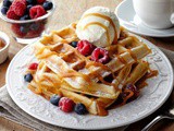 Catat Resep Waffle dengan Topping Ice Cream Ini