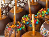 Daripada Jajan Sembarangan, Bunda Bisa Buat Resep Apel Lapis Coklat Aneka Topping