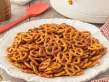 Slow Cooker Taco Pretzels