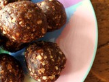 Oat, Almond and Chocolate Energy Balls