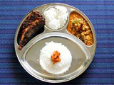 Mangalorean Plated Meal Series - Boshi# 33 - Sardine Fry, Rice Papads, Sprouted Moong Curry, Tendli Carrot Pickle & Rice