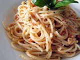 Pasta a Picchi Pacchi {or Spaghetti with Almond and Tomato Pesto!}