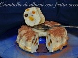 Ciambella di albumi con frutta secca