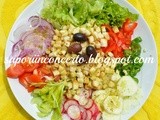 Insalata mista con crostini all'aglio