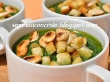 Passato di spinaci con mandorle tostate