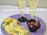 Petali di patate con fiori di lavanda , salvia e rosmarino