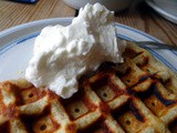 Mandelwaffeln mit Sahne