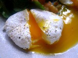 Schwäbischer Kartoffelsalateldsalat, pochierte Eier,Spiegeleier