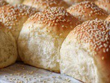 Soft Dinner Rolls with Olive Oil and Bread Flour