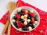 Red, White and Blue Fruit and Cheese Salad for a #SundaySupper Picnic