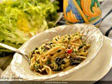 Linguine con scarola, olive nere e briciole di pane