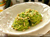 Spaghetti al pesto di cavolo nero con noci, mandorle e pinoli