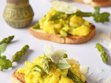 Uova strapazzate con asparagi