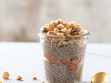 Chia pudding with apple crumble