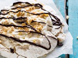 Sweet start of the week – meringue with cacao nibs and nuts