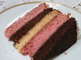 עוגת ניאופוליאן - עוגה לבנה, שוקולד ותות בחמש שכבות