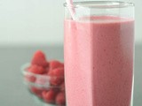 Raspberry-chia cream smoothie – Wellness Wednesday