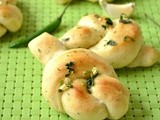 Italian Garlic Knots / Garlic Knots Recipe