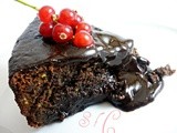 Σοκολατένιο υγρό κέικ με φυστίκι και καρδάμωμο