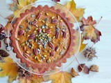 Podzimní jablkový dortík s pekany, pistáciemi a dýňovými semínky
