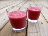 Smoothie with raspberries, bananas and vegetable milk – Vegan