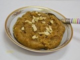 Aatta (Wholewheat Flour) Jaggery Halwa