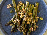 Roasted asparagus with almonds