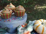 Stuffed Pumpkin Cupcakes / #PumpkinWeek