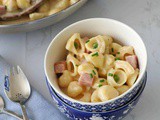 Skillet Macaroni and Cheese with Ham and Peas