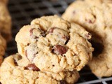 Chewy Oatmeal Raisinet Cookies