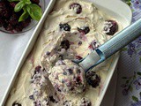 Blackberry ice cream – no churn