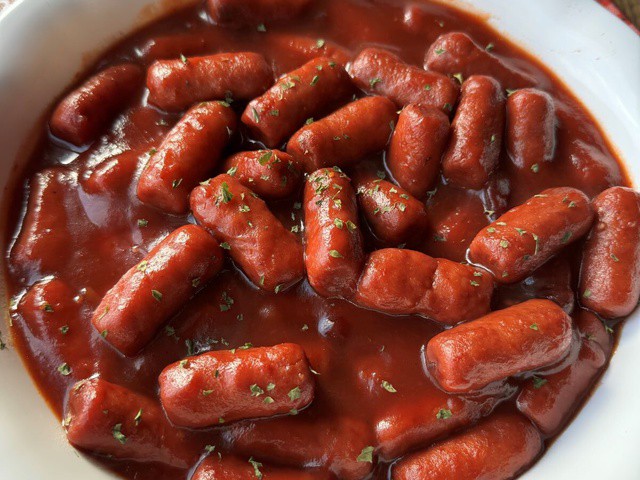 https://verygoodrecipes.com/images/blogs/the-southern-lady-cooks/crock-pot-cranberry-smokies-89.640x480.jpg