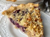 Sour cream blueberry pie