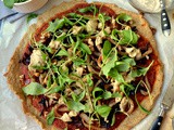 Απόλυτα υγιεινή πίτσα ν.2 με καραμελωμένο φινόκιο, κρεμμύδι, κανθαρέλες κ κρέμα κάσιους – Healthy vegan pizza n.2 with caramelised fennel, onion, chanterelles and cashew cream