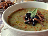 Σούπα βελουτέ με μπρόκολο κ καραμελωμένα πορτσίνι κ κρεμμύδια – Creamy broccoli soup with caramelised porcini and onions