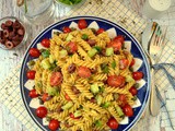 Χωριάτικη σαλάτα ζυμαρικών-Greek pasta salad