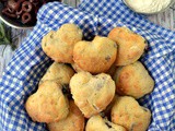 Ψωμένια μπισκότα (scones) με ελιές κ δεντρολίβανο – Olive rosemary scones