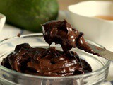 Sugarless chocolate frosting