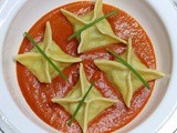 Ravioli baccala' e patate in salsa di peperone arrostito