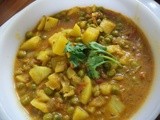 Aloo mutter /potato and peas curry