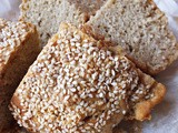 Hleb koji se ne mesi od ražanog brašna i susama
