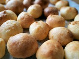 Pao de Queijo – Brazillian Cheese Balls