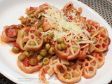 Wagon Wheel Pasta and Peas