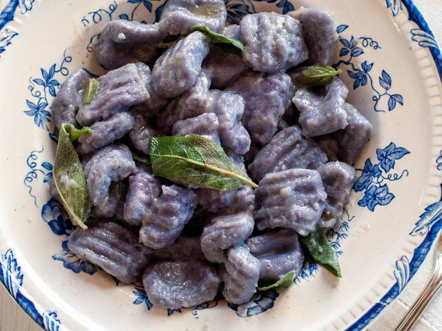 https://verygoodrecipes.com/images/blogs/your-guardian-chef/italian-homemade-vegan-purple-potato-gnocchi.640x480.jpg