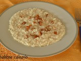 Risotto con caprino e datteri